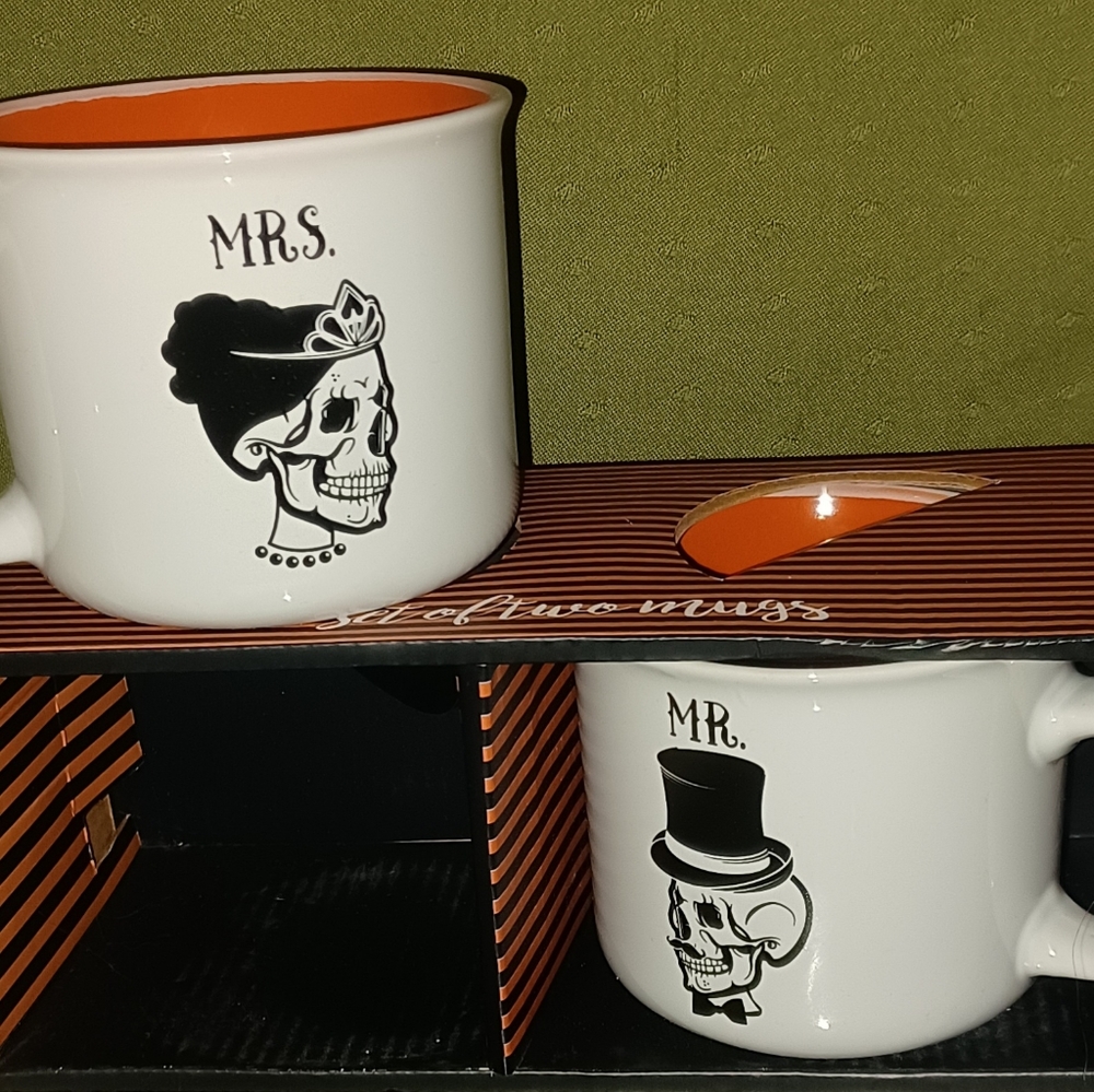 Mr. And Mrs. Large skeleton coffee mugs